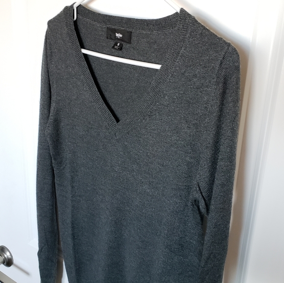 Mossimo Supply Co. Lightweight V-Neck Sweater - Picture 5 of 9